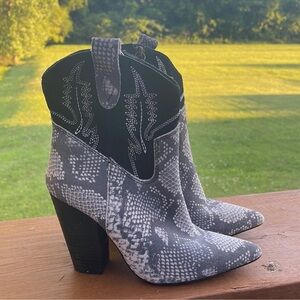 Dingo Snakeskin Western Suede Ankle Boots Black / Gray 6.5